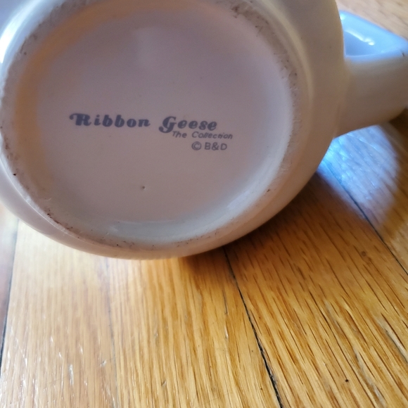 Vintage Ribbon Geese collection creamer - Picture 2 of 3